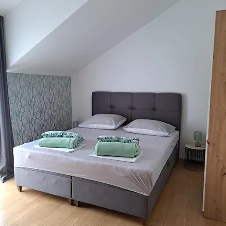 Apartments&room Babic Guest house Kastela