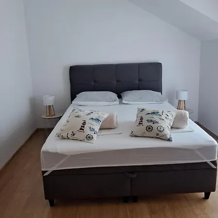 Guest house Apartments&room Babic Kastela