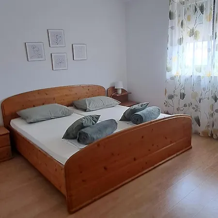 Apartments&room Babic 3* Kastela