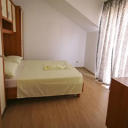Apartments&room Babic Guest house Kastela