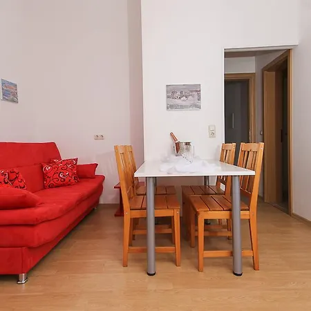 Apartments&room Babic Kastela
