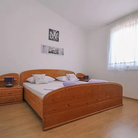 Guest house Apartments&room Babic Kastela