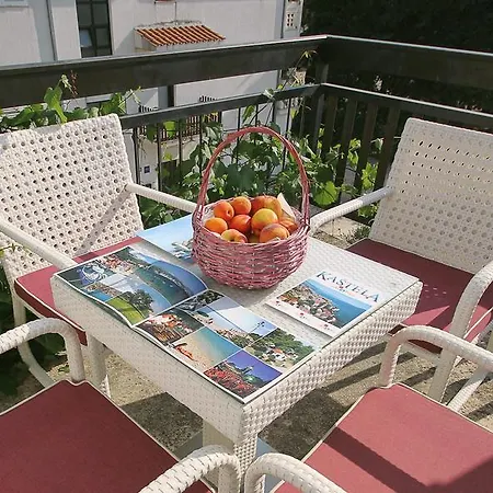 Apartments&room Babic Guest house 3*