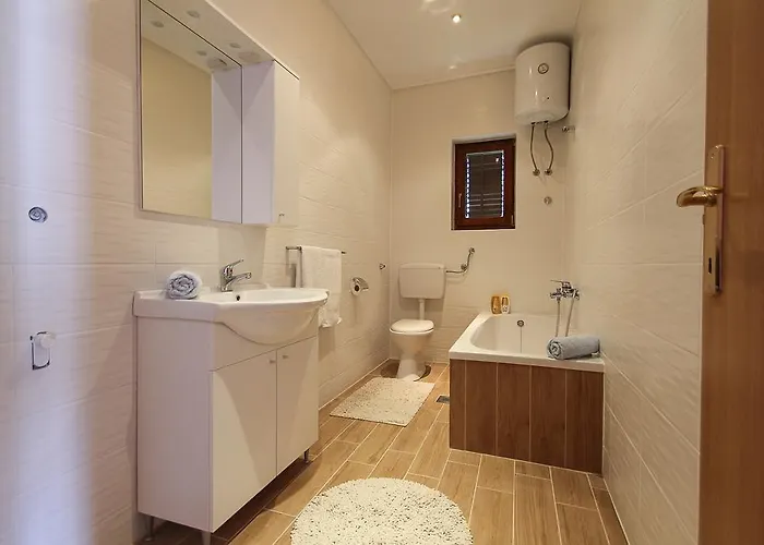 Guest house Apartments&room Babic
